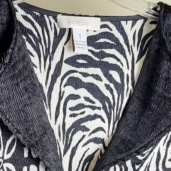 Chico's Size 1 Open Front Jacket Mixed Media Pattern - Picture 12 of 12